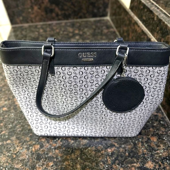 Guess Handbags - Brand new Guess bag